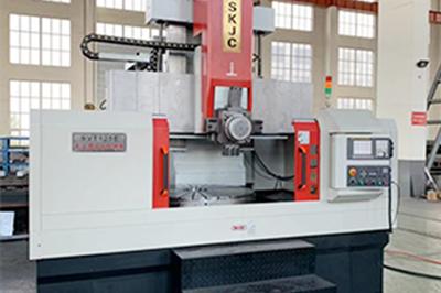 高(gao)速數(shu)控(kong)車(che)床(chuang) 普通機(ji)械(xie)制造(zao)的現代化(hua)引(yin)擎(qing)